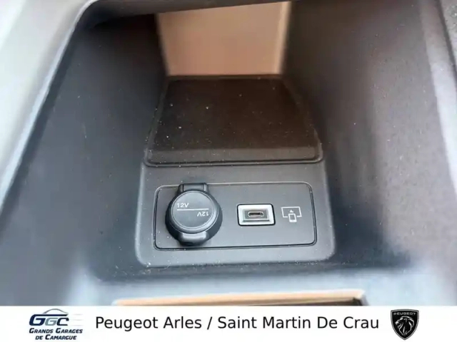 Peugeot 308 hybrid 145 e-dcs6 — photo 15