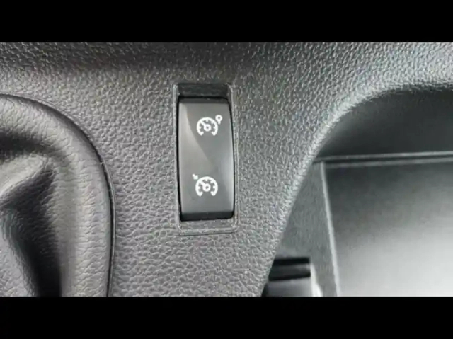Renault Master fg f3300 l2h2 2.3 blue dci 135ch confort euro6e — photo 8