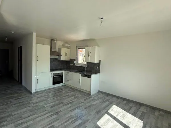 À louer - Bel appartement F3 entierement rénové de 65 m² à Petite-Rosselle