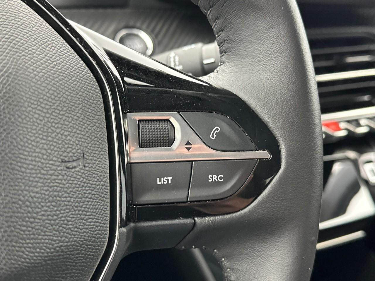 Peugeot 2008 puretech 130 s&s bvm6 allure — photo 19