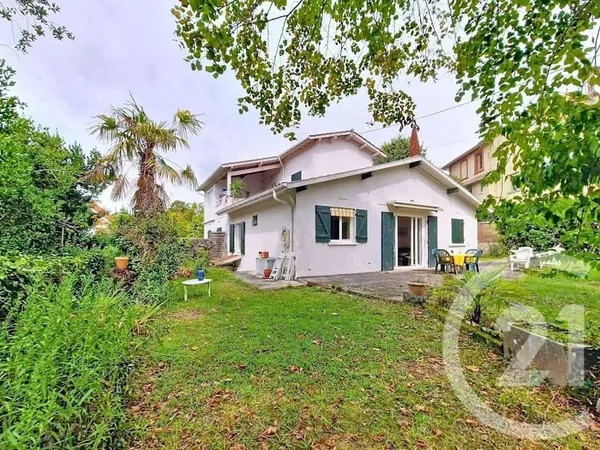 Maison 10 pièces 180 m²