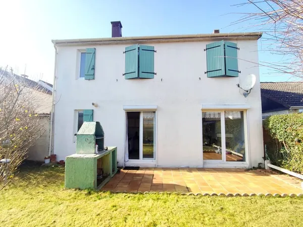 Maison individuelle 3 chambres Jardin 2 garages