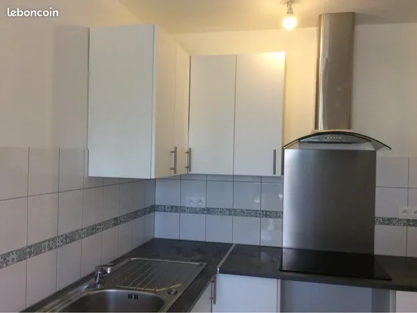 Particulier loue maison mitoyenne