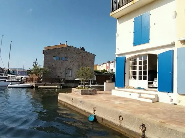 Port Grimaud Rare opportunité avec amarrage privatif et vu