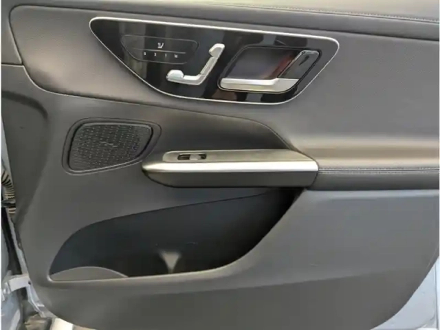 Mercedes Glc suv 300 de 4matic amg line — photo 24