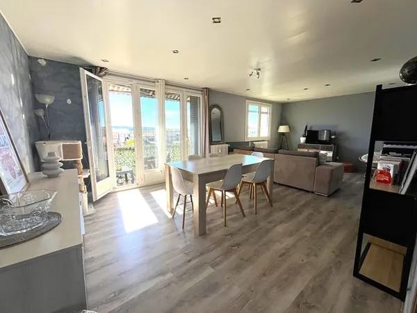 Appartement Arpajon Sur Cere 3 pièce(s) 79.14 m2