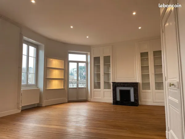 Villefranche-sur-Saône - Appartement T3 de 100 m² - Proche centre-ville