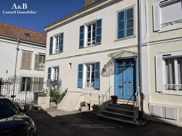 Maison 18ème en limite de bouchon