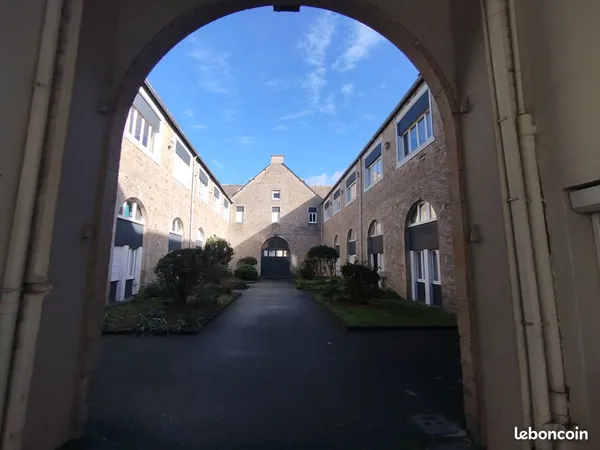 À LOUER - Appartement T2 de 44 m² avec parking sécurisé à Pont-l'Abbé