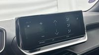 Peugeot 2008 GT PureTech 130 S&S EAT8 — photo 13