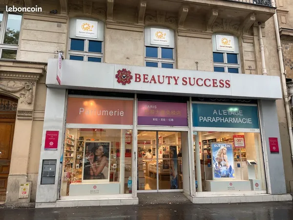 PARIS 1er - 371 m² - LOCAL COMMERCIAL SUR 3 NIVEAUX - BOULEVARD DE SÉBASTOPOL
