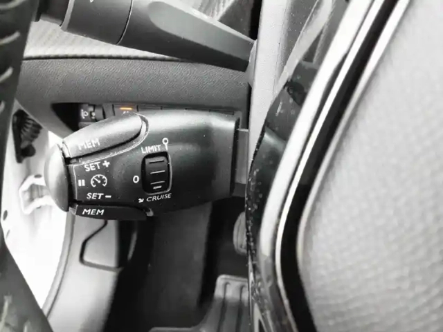 Peugeot 208 puretech 75 s&amp;s bvm5 — photo 32
