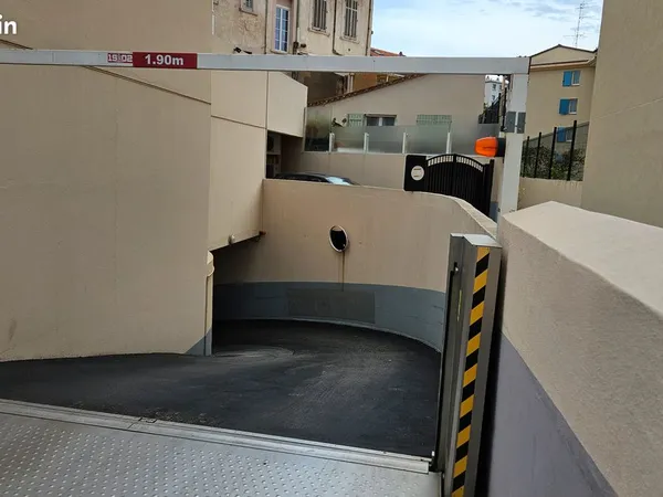 A louer garage à Cannes
