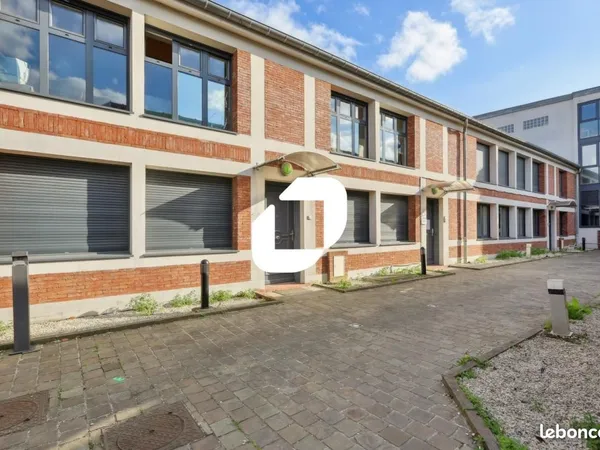 Bureau 211 m²