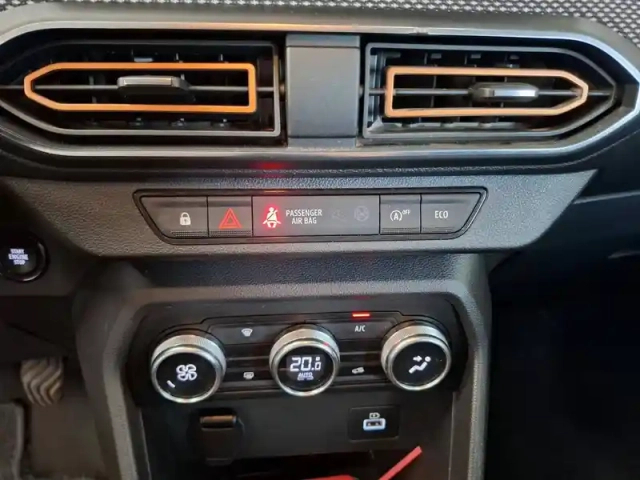 Dacia Sandero eco-g 100 — photo 28
