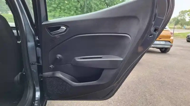 Renault Clio blue dci 85 — photo 36