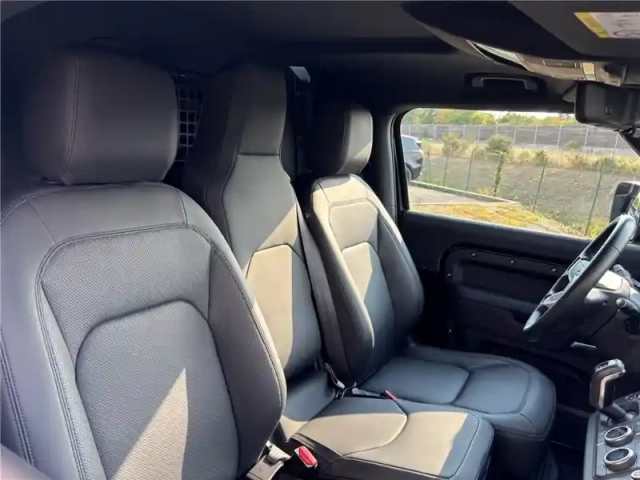 Land Rover Defender 90 d250 mhev bva8 hardtop x-dynamic — photo 20