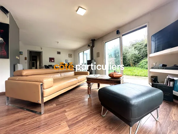 MAISON 97m2 ET BÂTIMENT ARTISANAL 175m2 MERLEVENEZ - A VENDRE