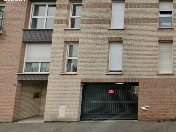 Location parking 15 mn a pied hyper centre