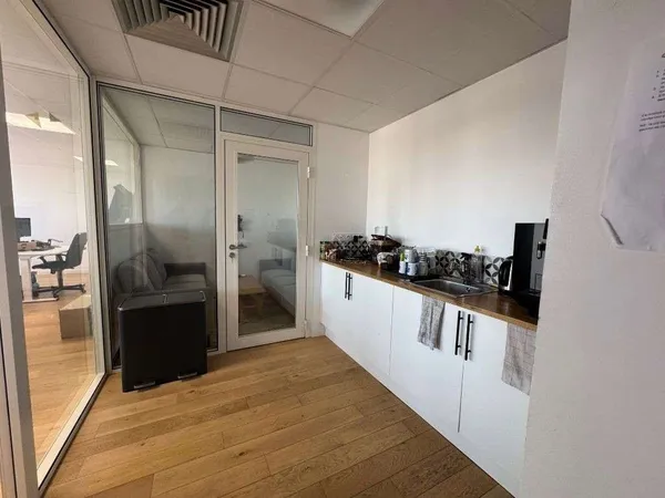 A louer bureaux de 83m² à Villeurbanne Charpennes