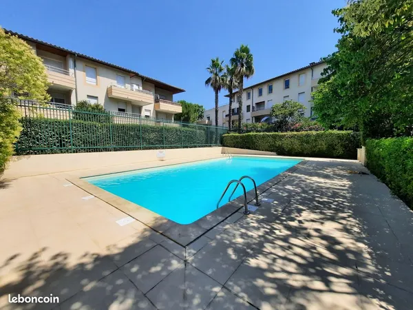 APPARTEMENT F3 - 63m² + balcon et terrasse