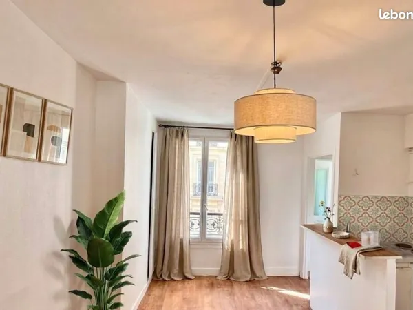 Vente appartement - 2 pièces - 27 m² - Paris 18e