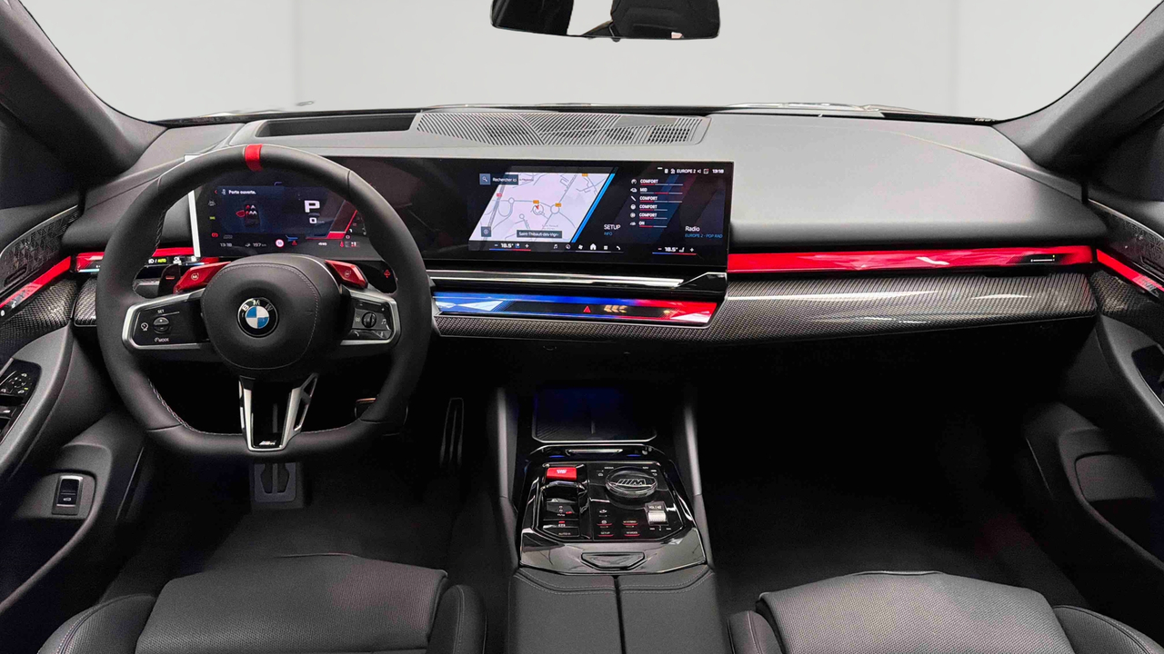 BMW M5 Touring PHEV 727 ch BVA8 — photo 11