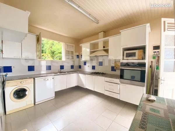 Villa 8 pièces 183 m²
