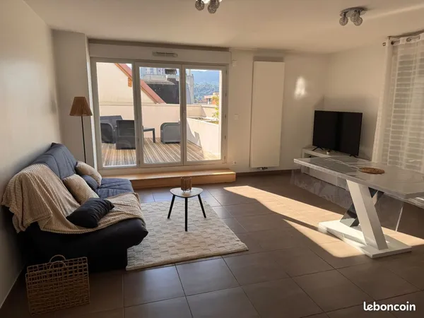 Très beau T2 centre Chambéry