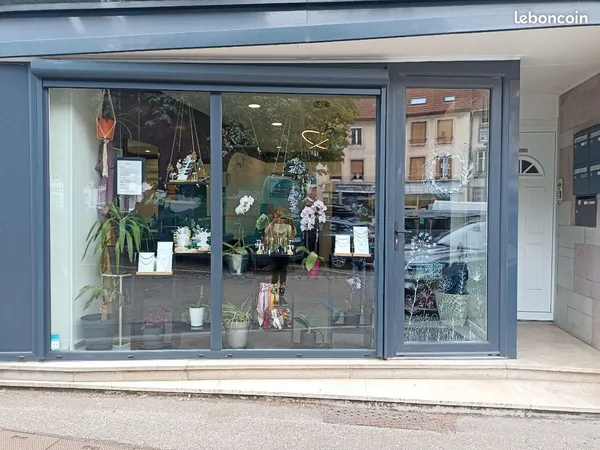 Salon de coiffure ou local commercial pour un autre projet
