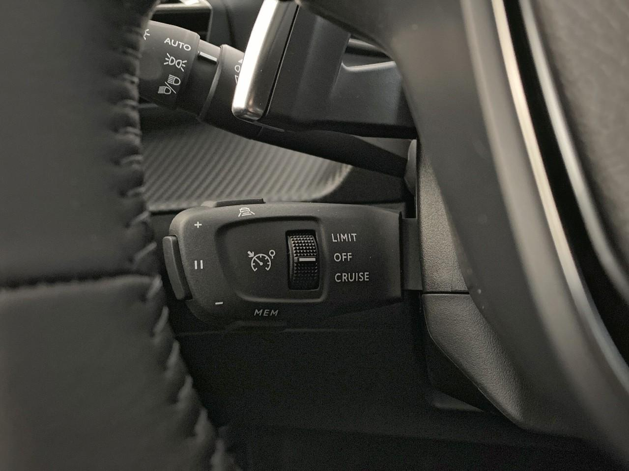 Peugeot 2008 hybrid 145 ch e-dcs6 allure — photo 20