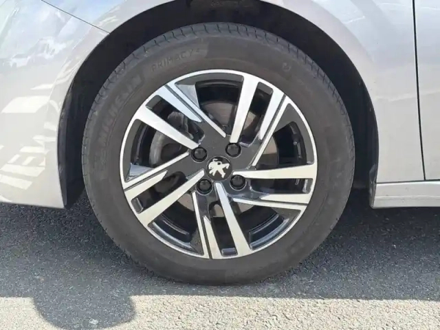 Peugeot 208 puretech 100 s&amp;s eat8 — photo 13