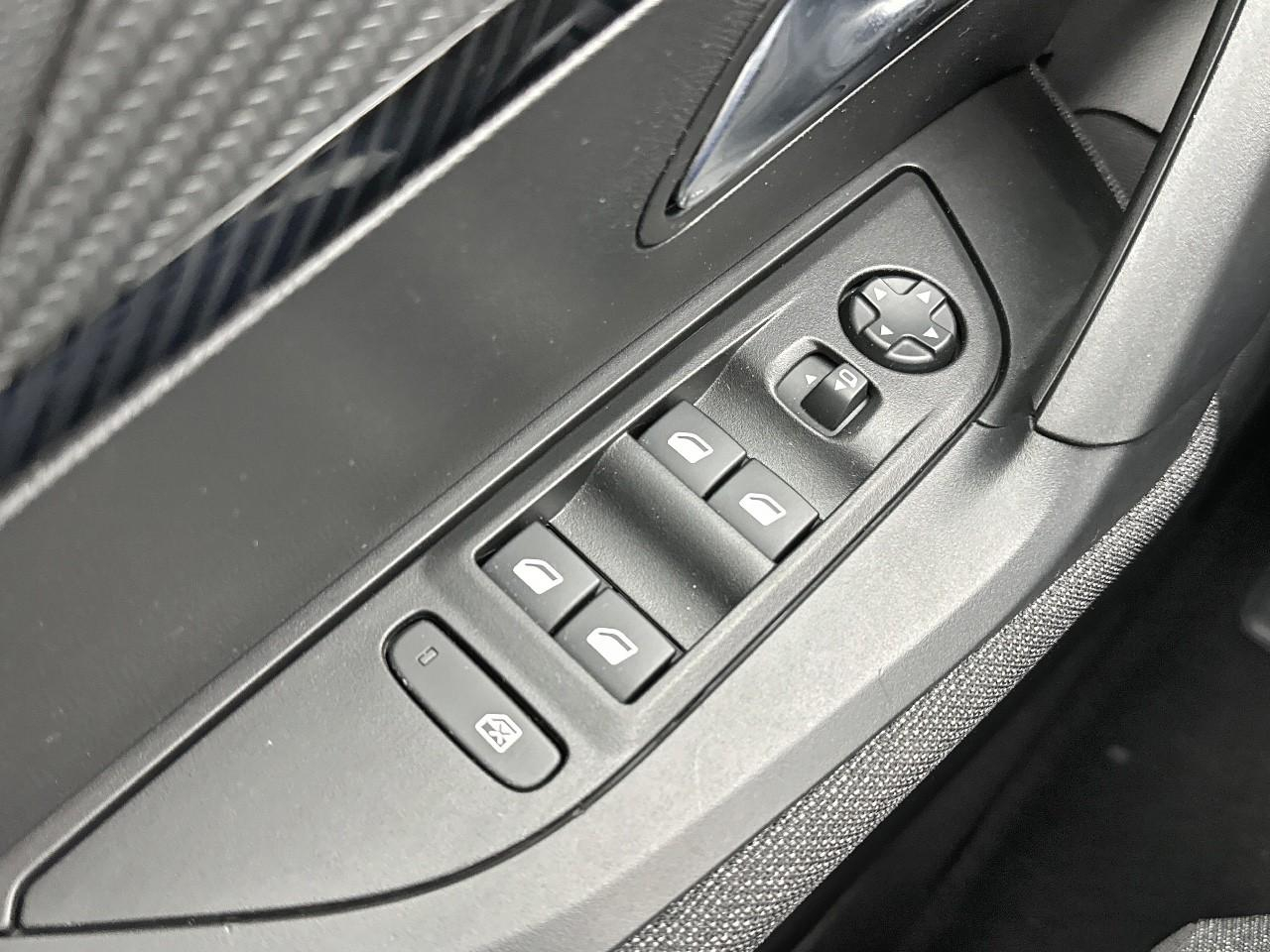 Peugeot 2008 100 s&s bvm6 style — photo 15