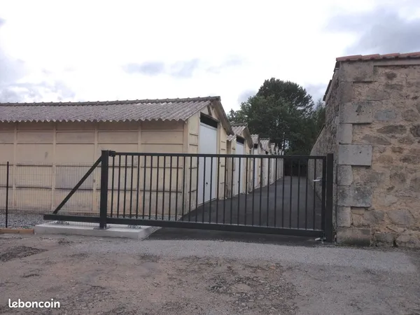 Dépôt individuel 43m2 sécurisé Stockage 8,6x5 mètres Limoges Métropole