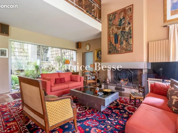 Maison 9 pièces 230 m²