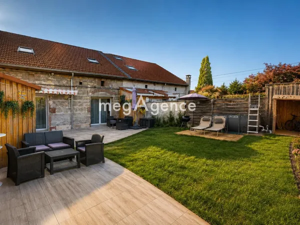 Maison familiale avec jardin, terrasse et garage