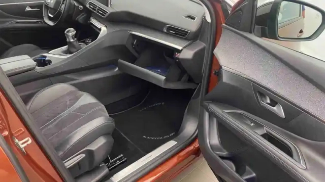 Peugeot 3008 1.2 puretech 130ch s&amp;s bvm6 — photo 29