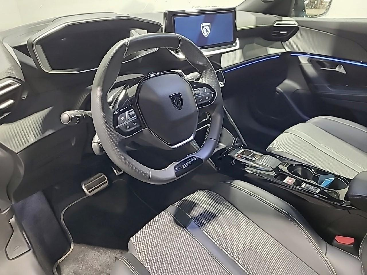 Peugeot 2008 hybrid 145 ch e-dcs6 gt — photo 9
