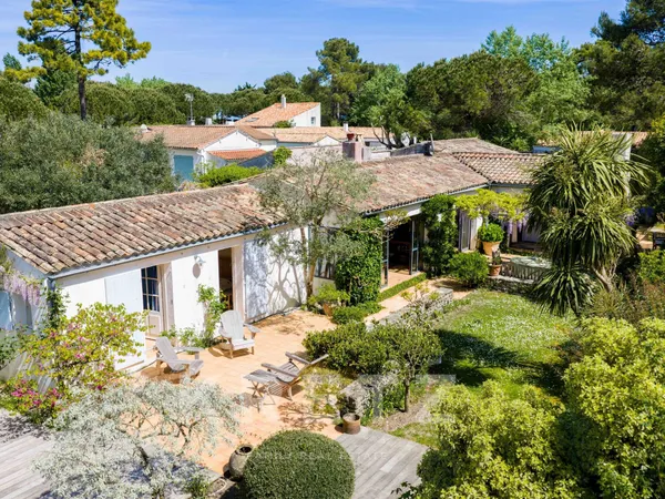 Villa avec accès privé à la plage