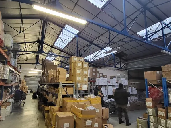 Prox aeroport cdg - surfaces d'entrepôts de 1000 m2 a 4000 m2