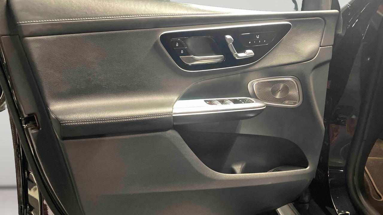 Mercedes GLC 300 e 9G-Tronic 4Matic — photo 16