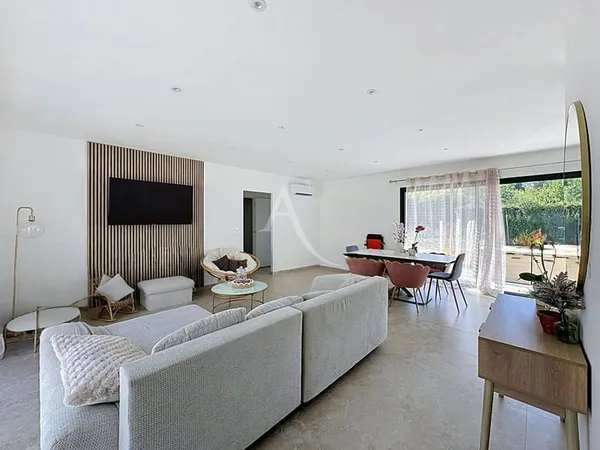 Maison de plain-pied 4 pièces 118 m²