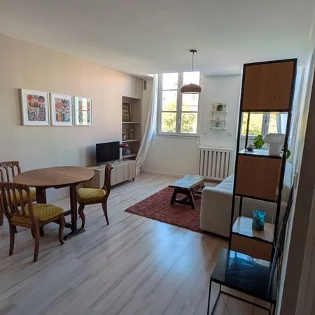 Spacieux T2bis 74 m² - Hypercentre vue dégagée