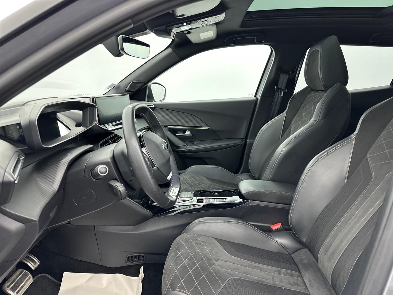 Peugeot 2008 electrique 136 ch gt pack — photo 9