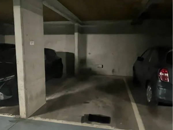 Location parking Suresnes