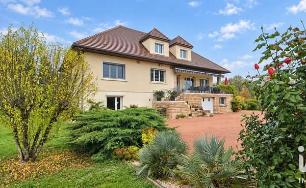 Maison 9 pièces 240 m²