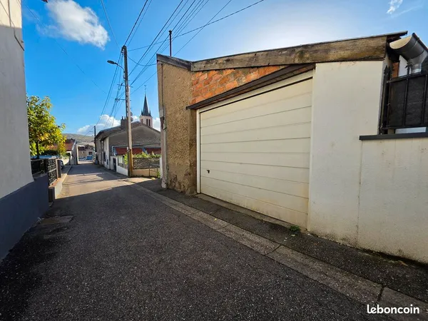 Grand Garage / Box de Stockage 35 m²