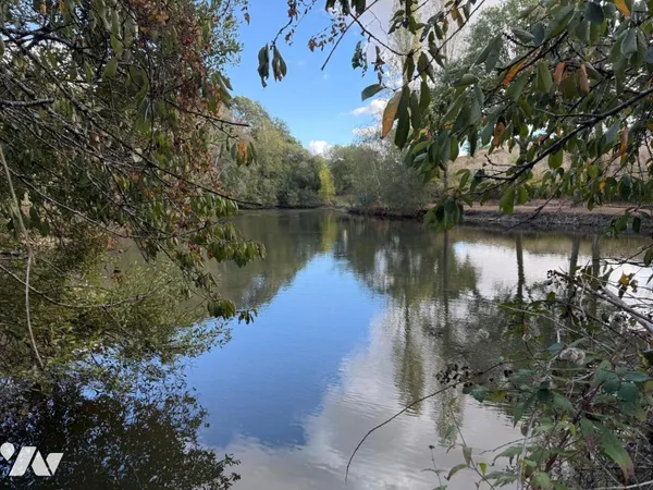 Terrain 22810 m²