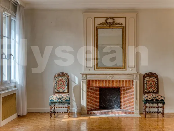 ORLEANS Martroi, bel appartement dernier étage avec ascenseur