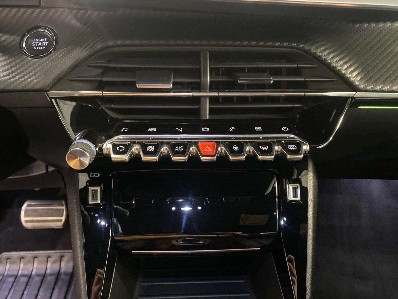 Peugeot 2008 puretech 130 s&s eat8 gt — photo 17